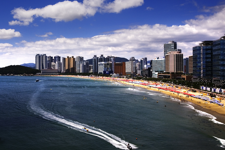 Lanskap Pantai Haeundae yang berada di Kota Busan (Dok. Korea Tourism Organization)