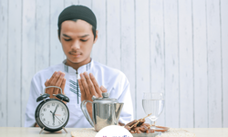 Manfaat Puasa Ramadhan Bagi Kesehatan Mental