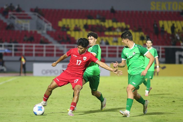 Aksi pemain Timnas U20 Indonesia, Mufli Hidayat. Pertandingan Timnas U20 Indonesia vs Suriah di ajang Mandiri U20 Challenge Series 2025 digelar di Stadion Gelora Delta Sidoarjo, Senin (27/1/2025) pukul 19.30 WIB. 