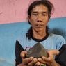 Diduga Batu Meteor, Warga Tegal Temukan Batu Hitam Usai Dentuman Keras