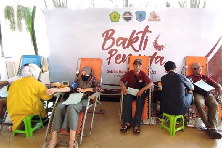 Kolaborasi Komunitas Indonesia Timur Area (Kolaborasi KITA) menggelar kegiatan donor darah massal di 11 Provinsi di Indonesia Timur mulai 29 Oktober hingga 13 November 2022.