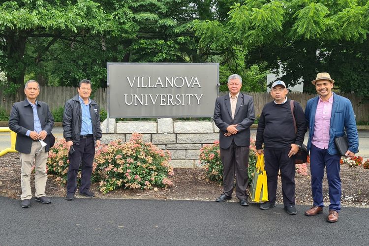 Rektor Unila dan tim saat berkunjung ke Villanova University, Amerika Serikat.