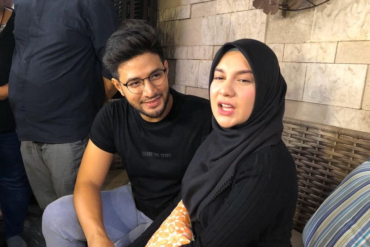 Ammar Zoni dan Irish Bella di kediaman pribadinya di Cinere Estate, Depok, Kamis (10/10/2019).