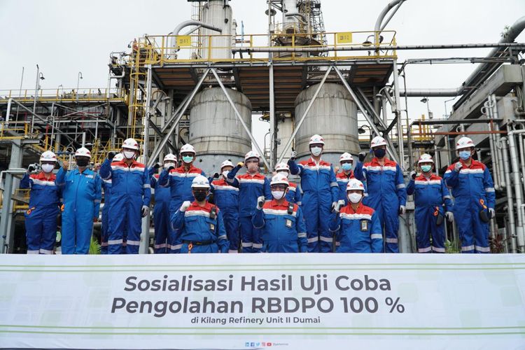 Uji Coba Pengolahan 100 persen Minyak Kelapa Sawit menjadi Green Energy