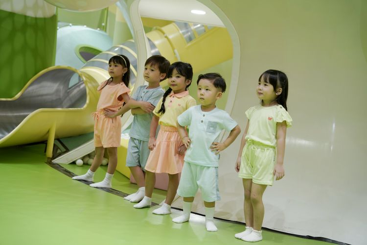 Koleksi baru pakaian bayi dan anak-anak lokal, Fluffy.