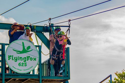 Jajal Flying Fox di Gunungkidul, Turis Malaysia: “The Best!”