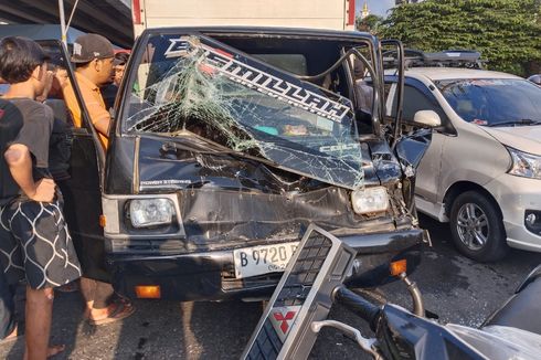 Mobil Boks Tabrak Truk di Jalan Daan Mogot, Tak Ada Korban Jiwa
