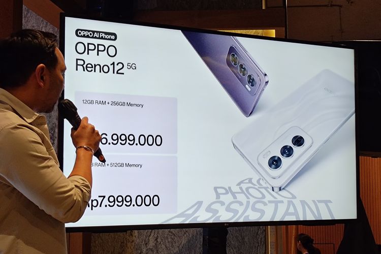 Head of Public Relations <a href='https://palu.tribunnews.com/tag/oppo' title='Oppo'>Oppo</a> Indonesia, Arga Bima, mengumumkan harga <a href='https://palu.tribunnews.com/tag/oppo' title='Oppo'>Oppo</a> Reno 12 Series 5G di Indonesia, pada Rabu (31/7/2024). 