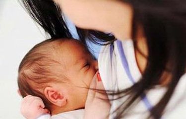 8 Cara Menstimulasi Keluarnya ASI