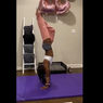 Juara! Simone Biles Bisa Lepas Celana Sambil Handstand