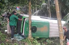 Minibus Sampri Terjun ke Jurang Sedalam 7 Meter di Sibolangit, 7 Orang Terluka 