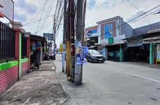 Warga Keluhkan Keberadaan 91 Tiang Listrik dan Telepon yang “Makan” Jalan Raya Condet