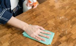 Jangan Asal Lap! Ini 5 Langkah Bersihkan Furnitur Kayu