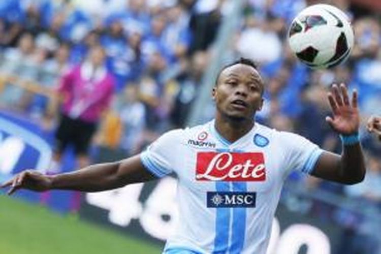 Bek sayap Napoli, Juan Camilo Zuniga.