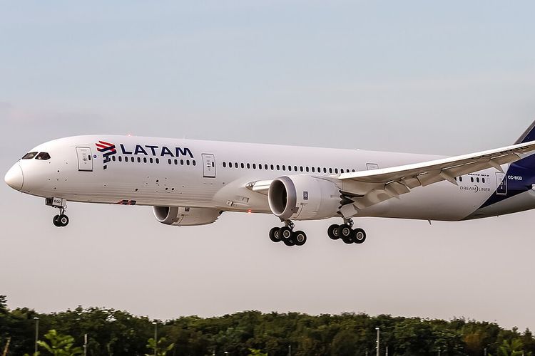 Pesawat LATAM Airlines.