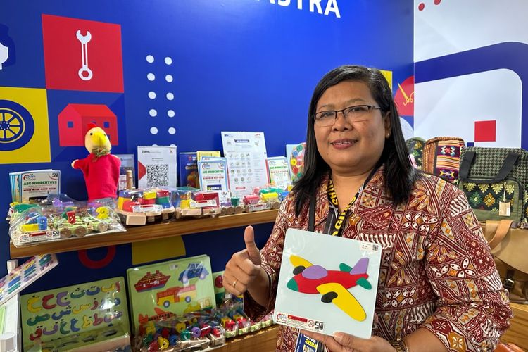 Salah satu UMKM binaan YDBA yang tampil di booth YDBA di pameran GIIAS 2024 adalah mainan edukasi anak, ABC Woodentoys. Pemilik usaha ABC Woodentoys, Rika Indriana mengatakan, dirinya sudah beberapa kali diajak YDBA untuk mengikuti pameran.