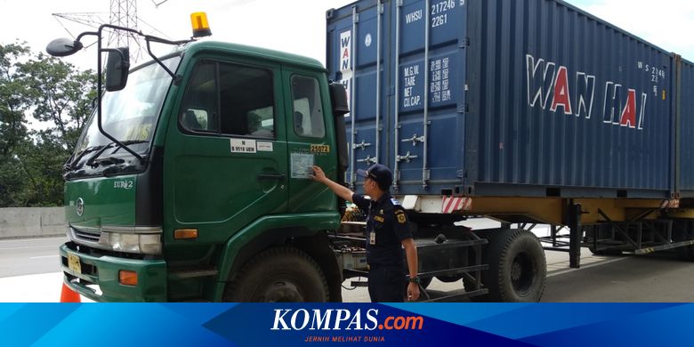 Pengusaha Paksa Truk  Logistik Angkut  Barang  Melebihi Muatan
