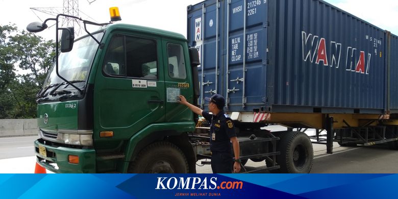 Pengusaha Paksa Truk  Logistik Angkut Barang  Melebihi Muatan 