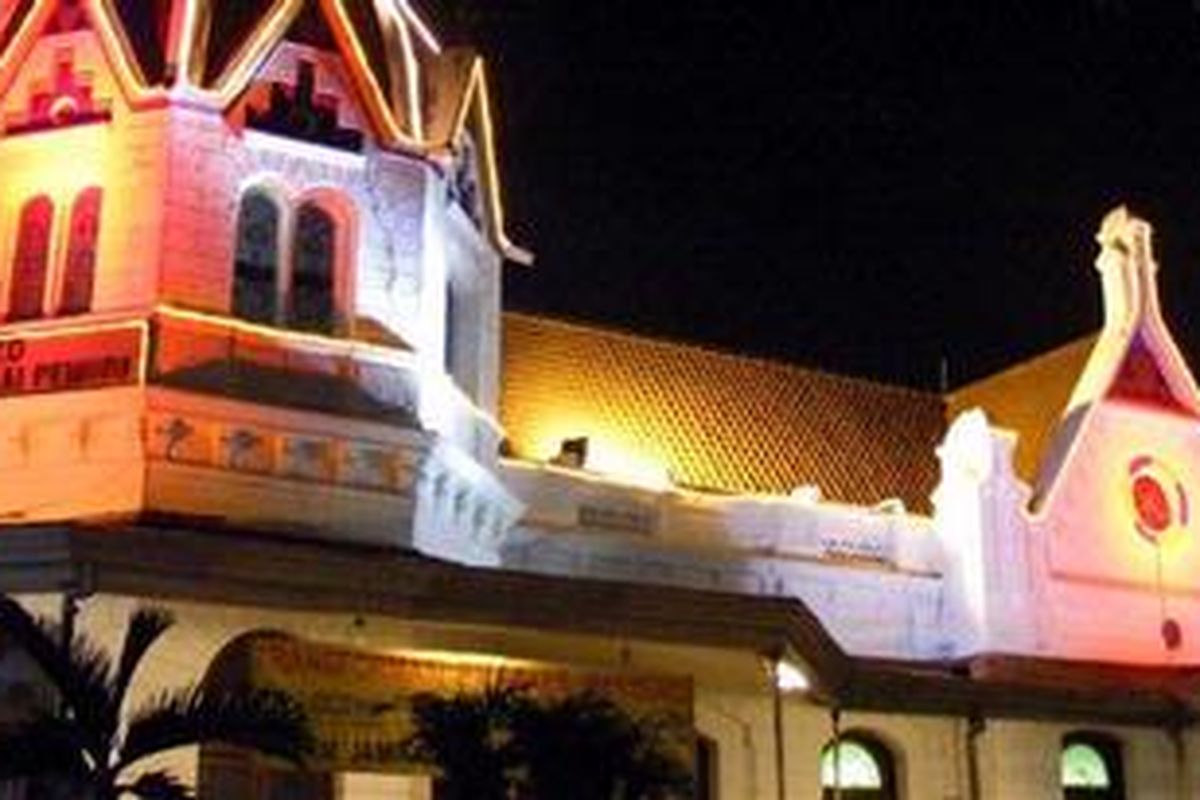 Gedung Balai Pemuda Surabaya.