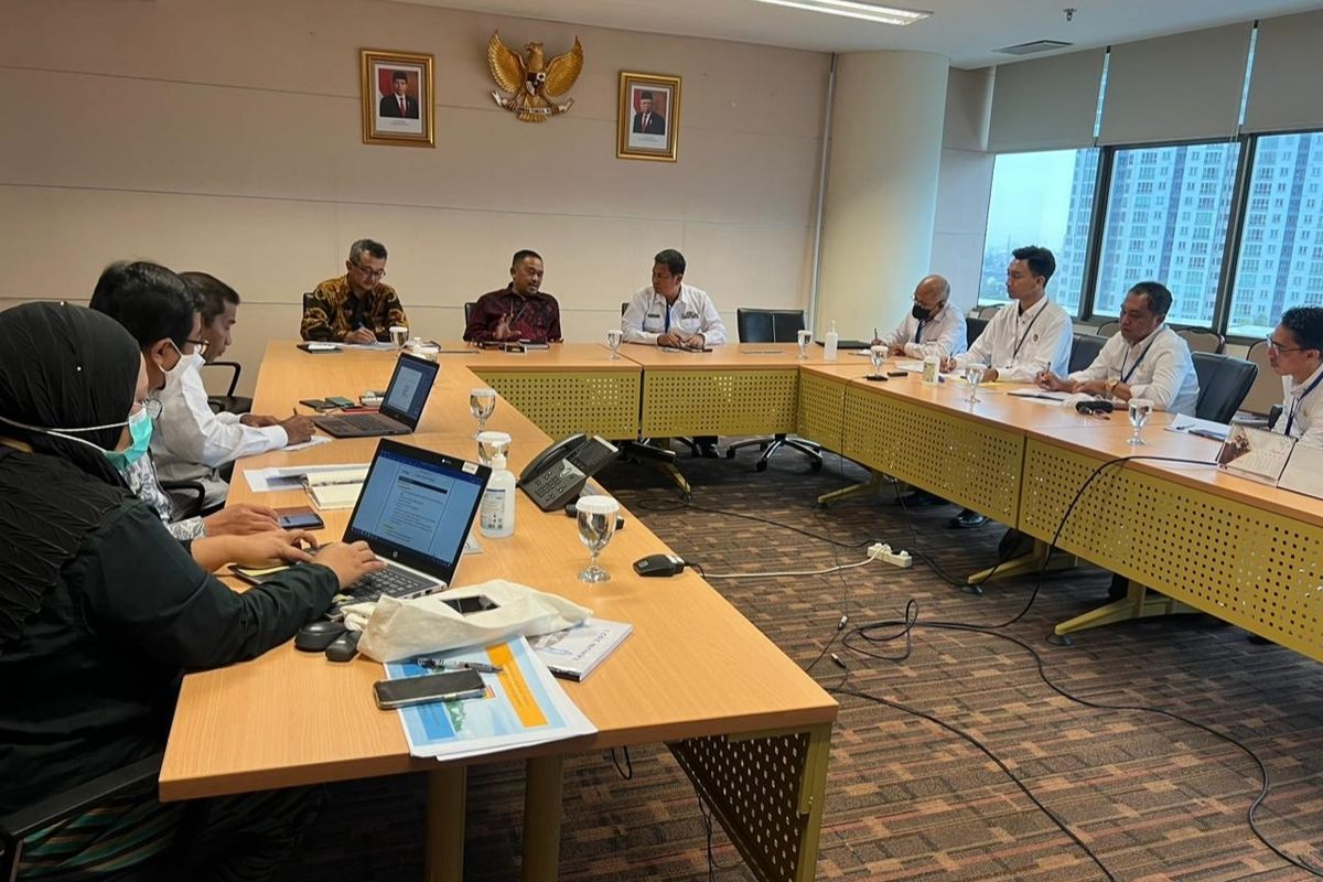 Pj Bupati Seram Bagian Barat, Maluku Andi Chandra As'aduddin bersama rombonhan mendatangi kamtor KPK di Jalarta untuk membahas dan melaporkan persoalan aset yang bermasalah di kabupaten tersebut, Rabu (14/9/2022)