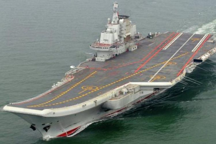 Kapal induk pertama AL China, Liaoning.