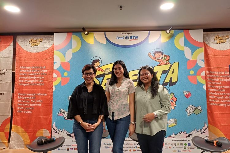 Mariskova (penulis novel Broken Clouds), Ayu Rianna (penulis novel Daisy), Ira Gita Sembiring (penulis novel Induk Gajah) di Semesta Buku, Palmerah Barat, Jakarta Pusat, Rabu (6/12/2023).
