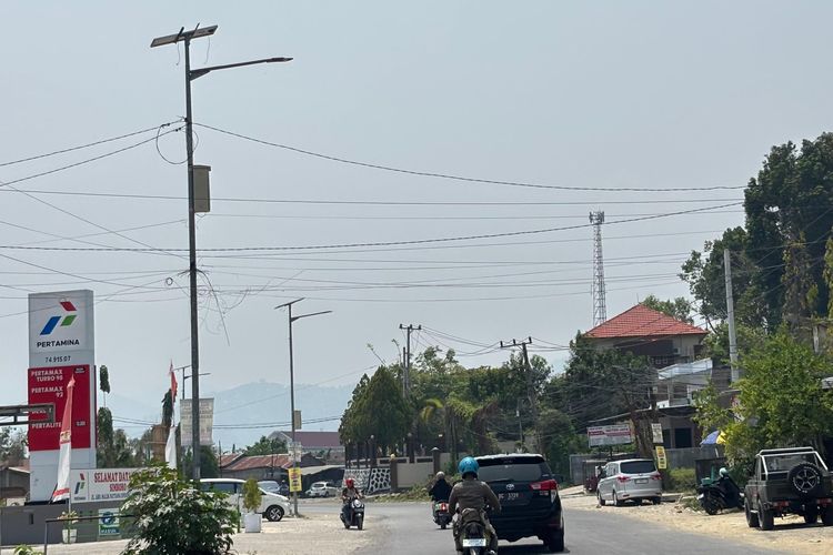 Kabut Asap Karhutla Kiriman Kalimatan hingga Papua Meluas di Sulbar, Dinkes Minta Warga Kurangi Aktivitas di Luar Rumah