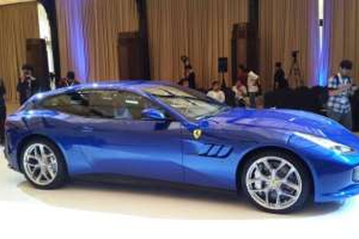 Ferrari GTC4Lusso T meluncur di Indonesia