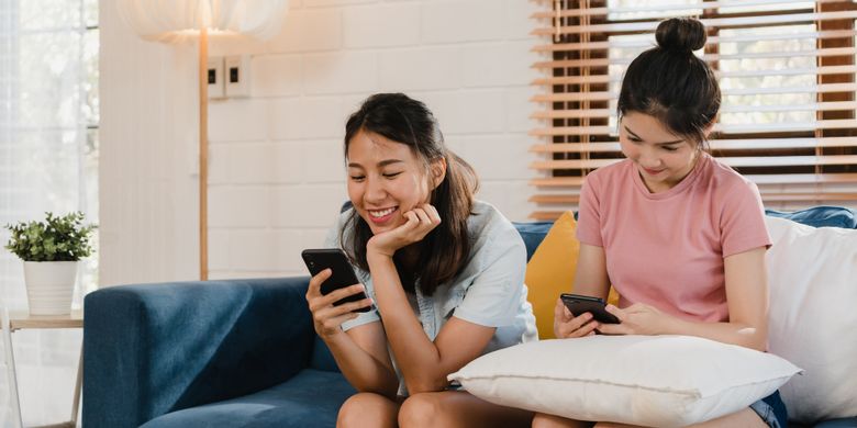 Ilustrasi remaja dan media sosial.