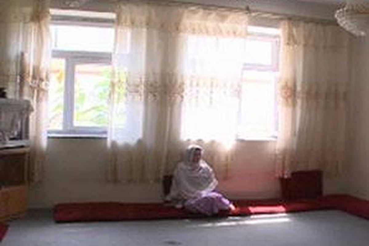 Berdasarkan data PBB, sekitar 90 persen perempuan Afganistan mengalami kekerasan dalam rumah tangga.