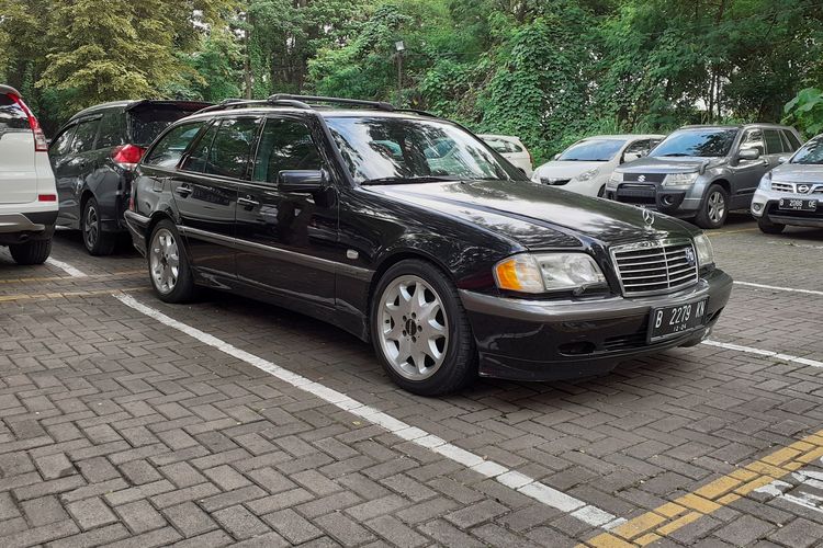 Mercedes Benz W202 Station Wagon Lansiran tahun 1999