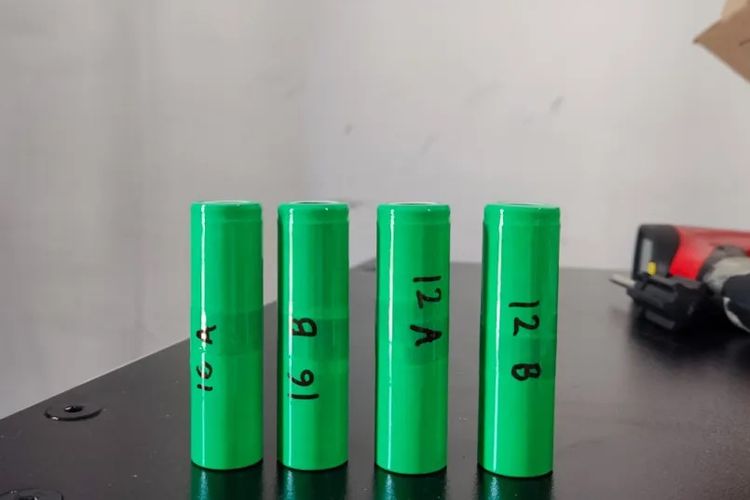 Baterai Lithium-Ion dari logam tanah jarang hasil inovasi mahasiswa Universitas Sebelas Maret (UNS).
