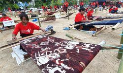 Diminati Wisatawan, Tenun Ikat Bukukan Nilai Transaksi Tertinggi di Festival Sandalwood 