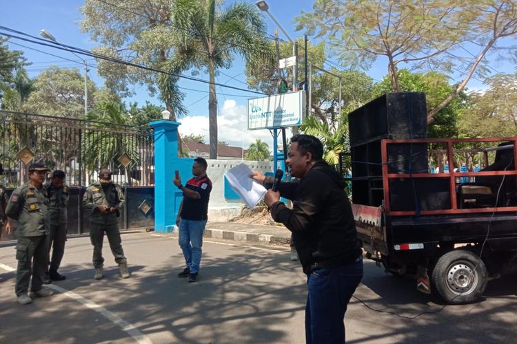 May Day, Demonstran di Labuan Bajo Tuntut Buruh Dapat Upah Layak