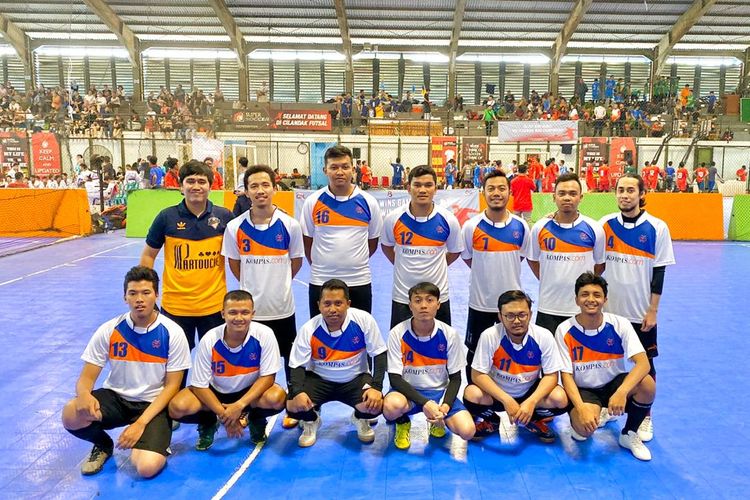 Tim Futsal KG Media saat mengikuti turnamen futsal OJK Media Cup di Cilandak Sport Centre, Cilandak Town Square, Jakarta Selatan, Sabtu (23/11/2019).