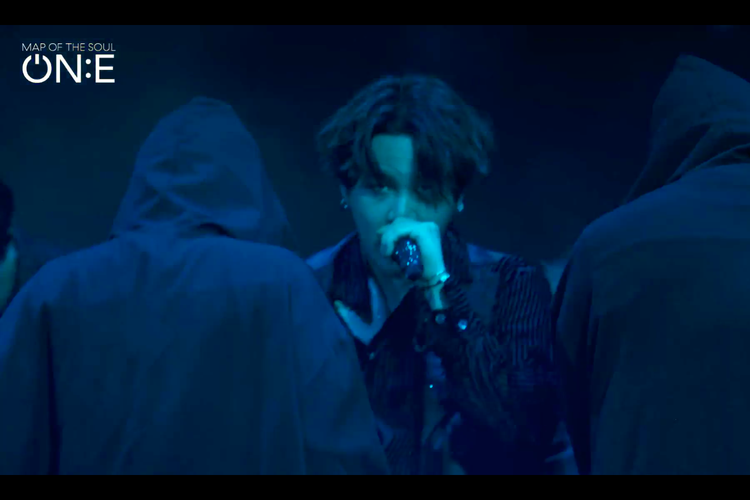 Suga BTS membawakan lagu Shadow di hari kedua konser Map of the Soul ON:E, Minggu (11/10/2020).