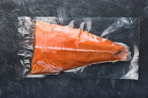 2 Cara Cairkan Daging Ikan Beku, Bekal Bikin Fish and Chips di Rumah