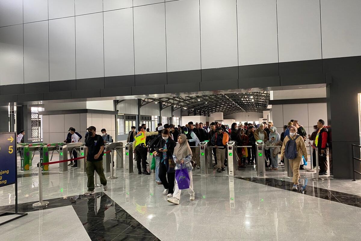 Stasiun Rangkasbitung Terapkan Alur Baru KA Lokal, Ruang Usaha Mikro Diperluas