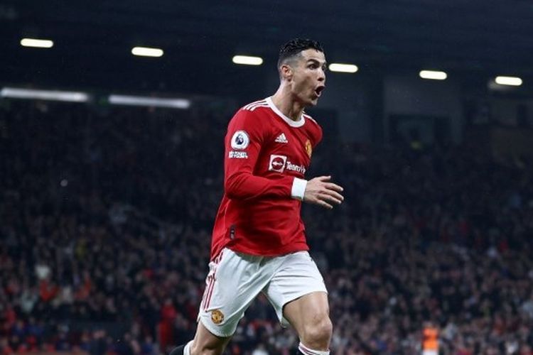 Cristiano Ronaldo usai mencetak gol pada laga MU vs Brentford dalam laga pekan ke-35 Liga Inggris, di Old Trafford, 2 Mei 2022. Terkini, Erik ten Hag sudah mengonfirmasi bahwa Cristiano Ronaldo akan bermain saat melawan Rayo Vallecano pada laga pramusim, Minggu (31/7/2022) malam WIB. 