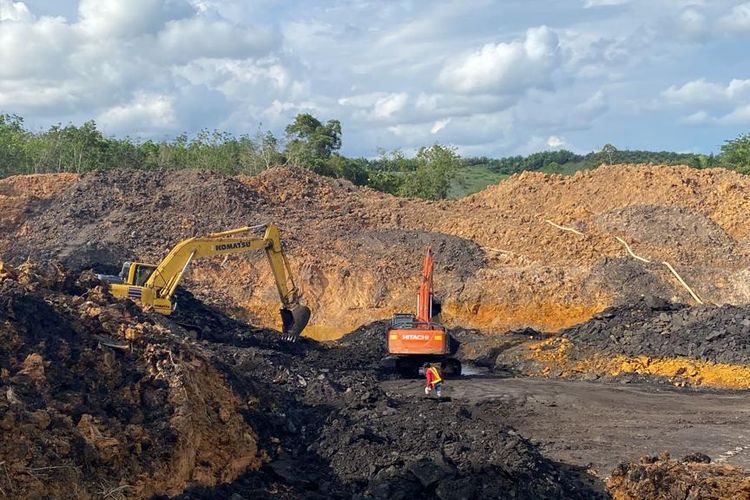 Tambang Ilegal di Desa Bukit Merdeka, Kutai Kartanegara salah satu kasus yang berhasil diungkap Polda Kaltim.