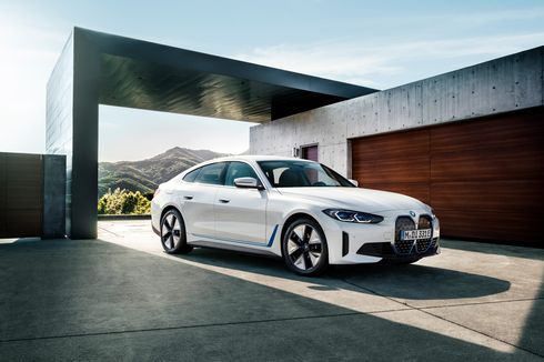 BMW Beri Isyarat Luncurkan Mobil Listrik i4 dan iX Dalam Waktu Dekat