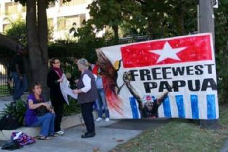 Salah satu aksi kelompok yang mendukung kemerdekaan Papua Barat dari Indonesia di Australia.