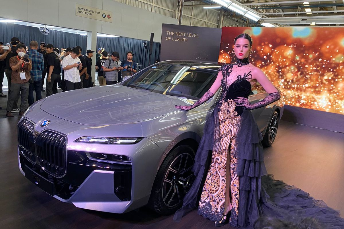 BMW Group Indonesia resmi meluncurkan sedan premium yakni The New 7, pada Selasa (6/6/2023).