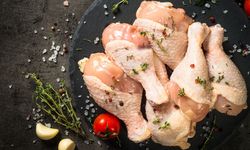 Mengapa Dilarang Mencuci Daging Ayam Sebelum Dimasak?