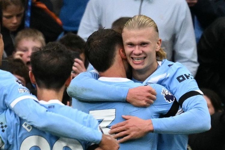 Penyerang Manchester City Erling Haaland merayakan gol pada laga Liga Inggris antara Manchester City dan Manchester United di Stadion Etihad di Manchester, Inggris barat laut, pada 14 September,