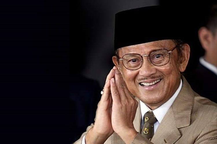Presiden ketiga RI, Bacharuddin Jusuf Habibie meninggal dunia. Pria kelahiran Parepare, Sulawesi Selatan, 25 Juni 1936 itu meninggal akibat penyakit yang dideritanya di RSPAD Gatot Soebroto Jakarta.