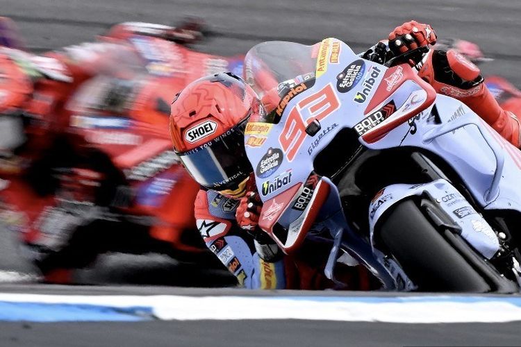 Pebalap Gresini Racing MotoGP asal Spanyol, Marc Marquez, melaju kencang di tikungan selama Sprint Race MotoGP Australia di Phillip Island pada 19 Oktober 2024. (Foto oleh Paul CROCK / AFP).