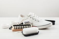 Cara Membersihkan Sepatu Putih Berdasarkan Material