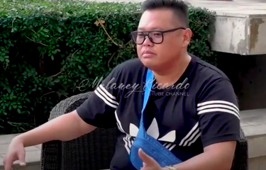 Reza Bukan saat berbincang dengan Melaney Ricardo