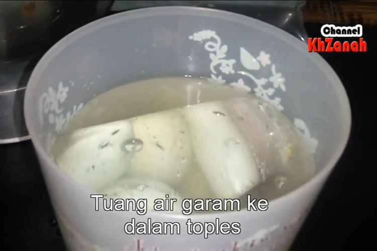 Proses pembuatan telur asin